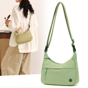 斜挎包女休闲时尚简约百搭大容量包包高级感通勤旅行尼龙布单肩包